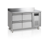 La Tavola Refrigerata Positiva con Alzatina in Acciaio Inox - 4 Cassetti GN 1/1 TEFCOLD: efficienza e prestazioni in cucina prof